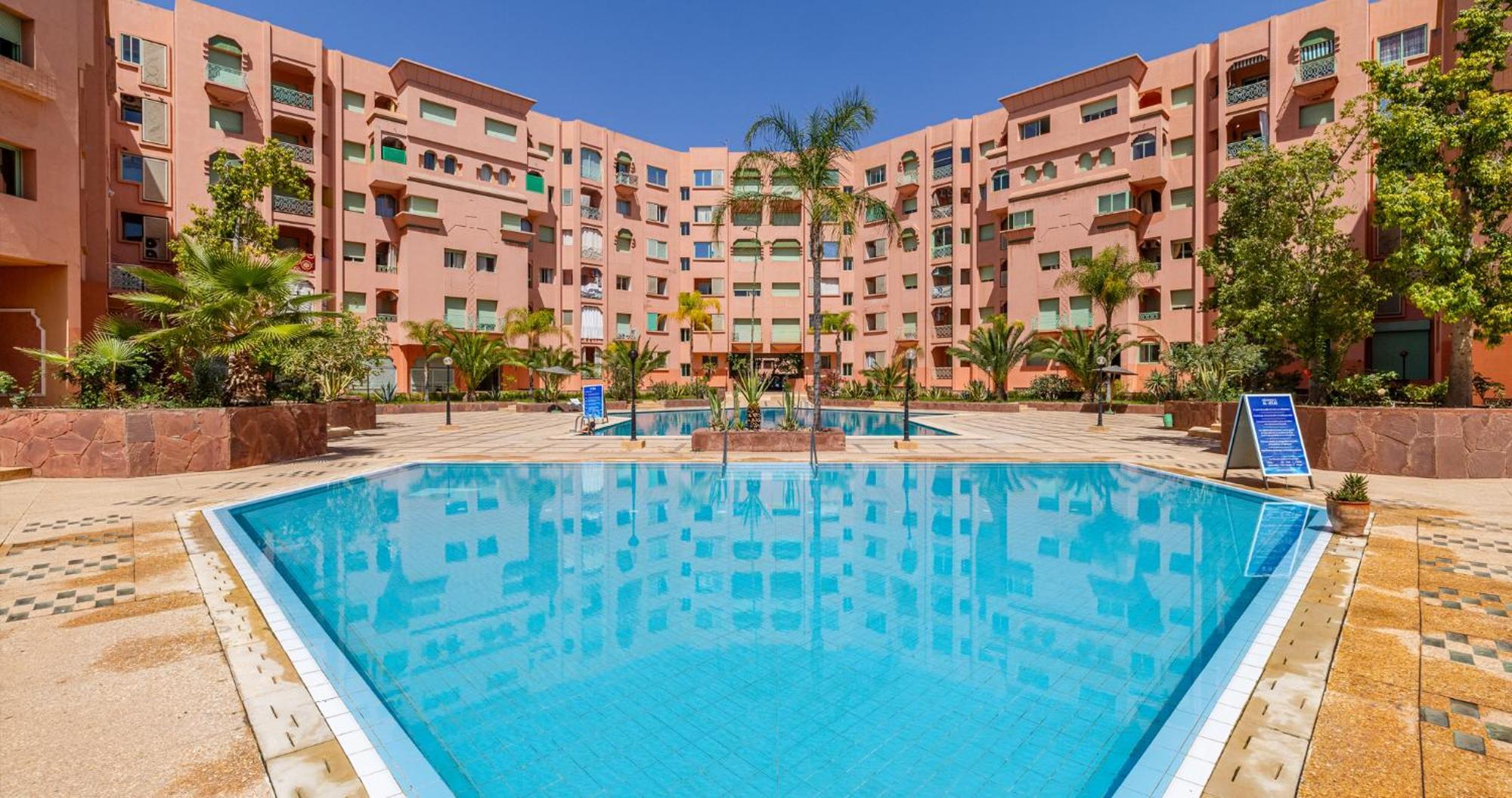 Charming 2-Bed Oasis Pool View Apartment Marrakesh Bagian luar foto